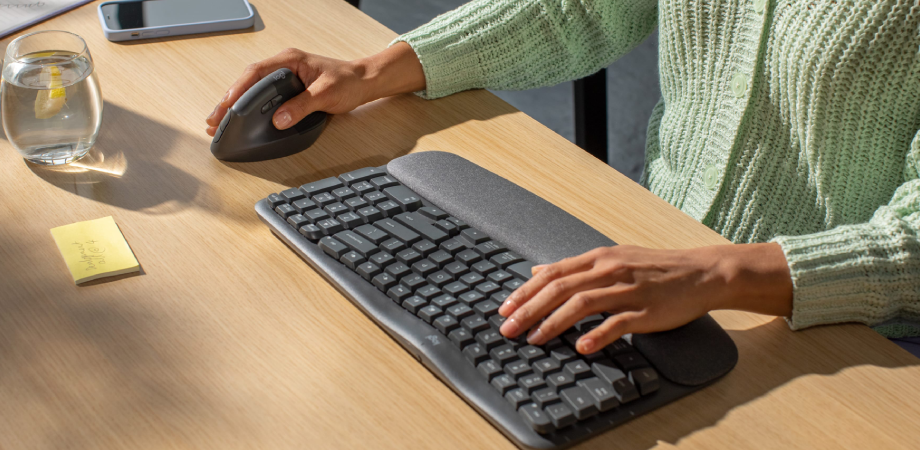 Logitech Ergo Series Lift Vertical Ergonomic Mouse